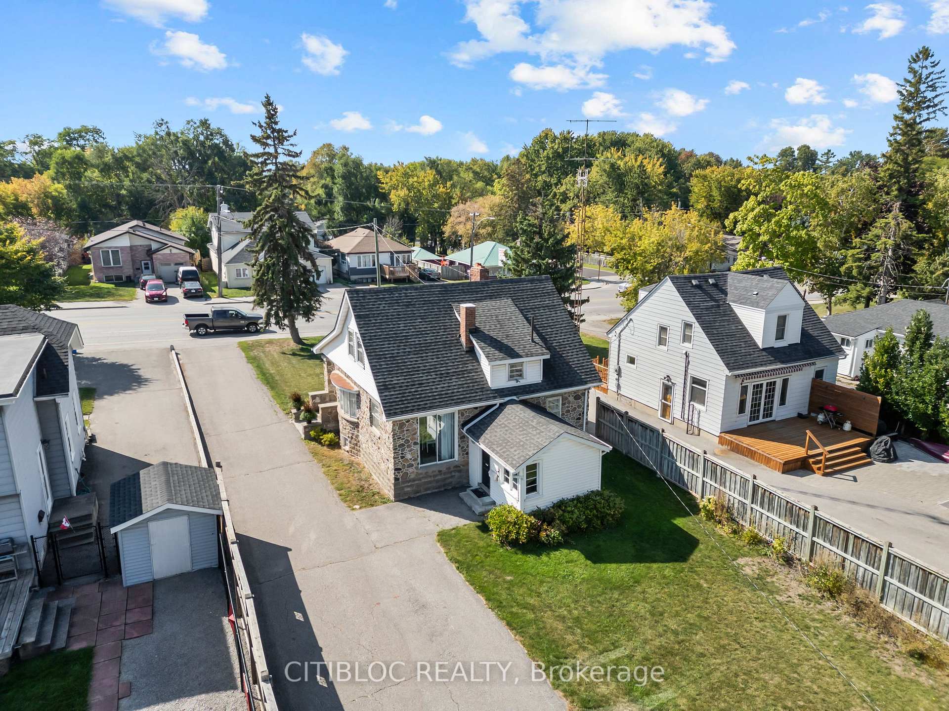 Photo 5 of 393 The Queensway, Georgina, Keswick South — HOMEH