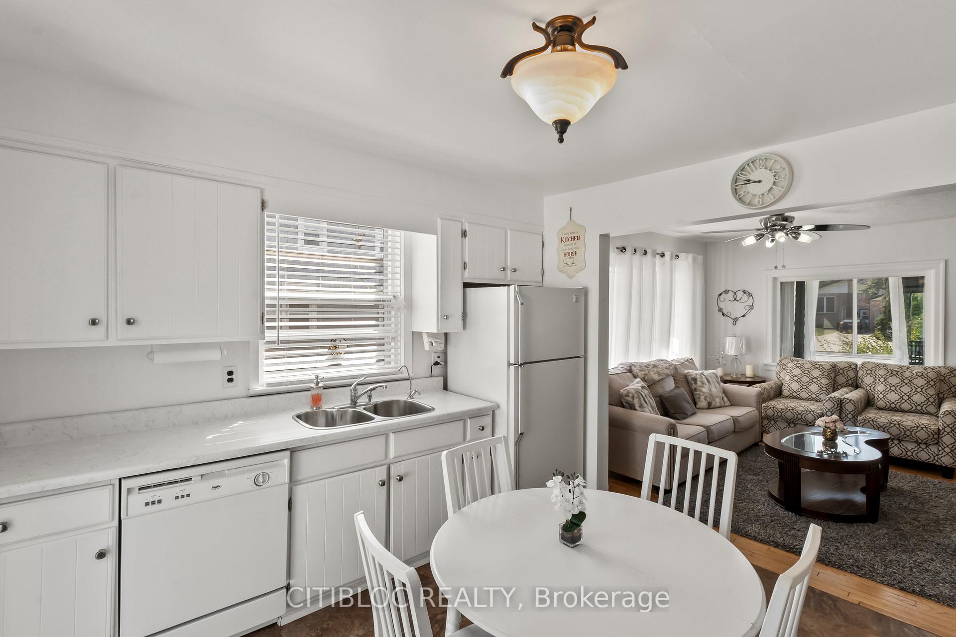 Photo 10 of 393 The Queensway, Georgina, Keswick South — HOMEH