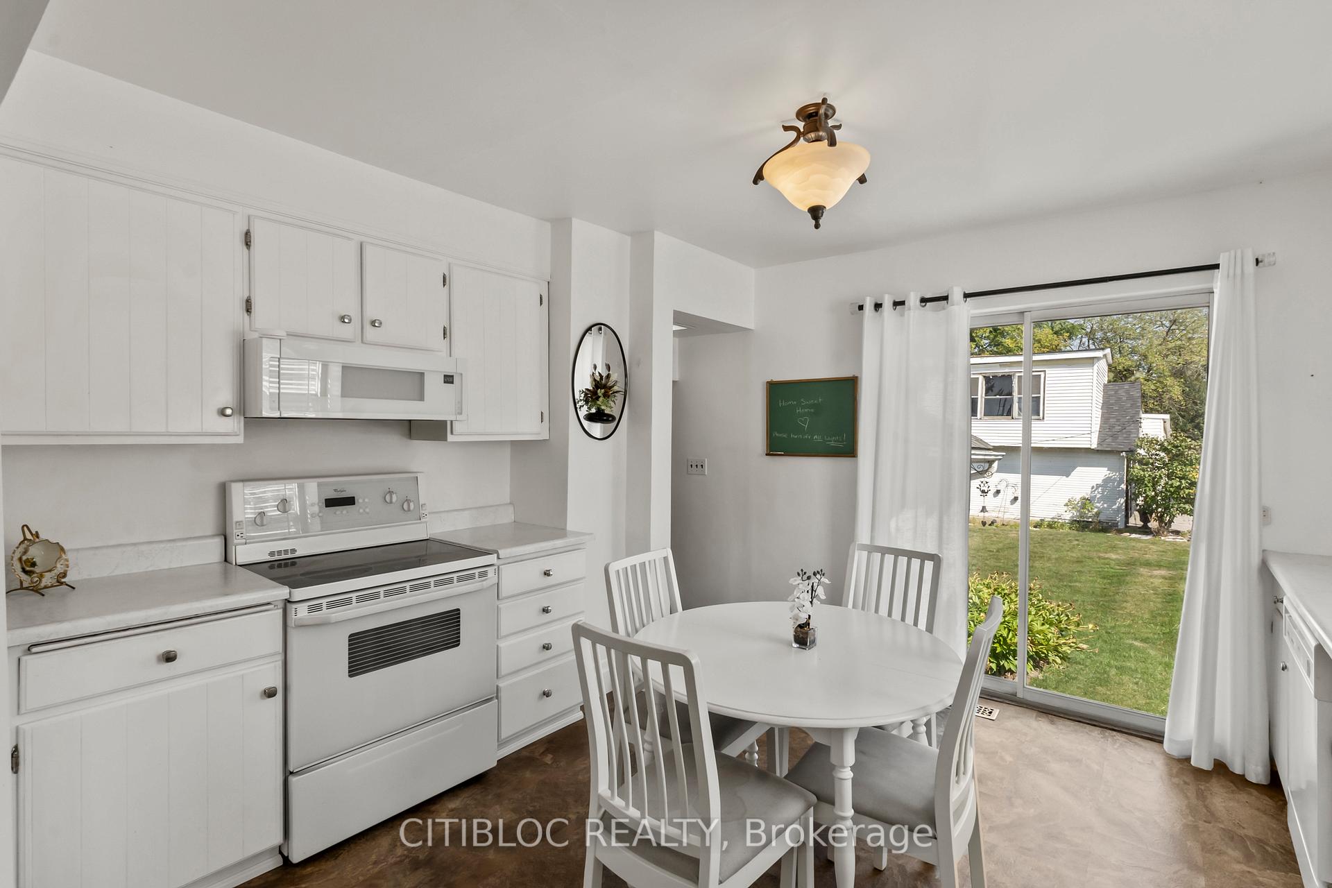 Photo 11 of 393 The Queensway, Georgina, Keswick South — HOMEH