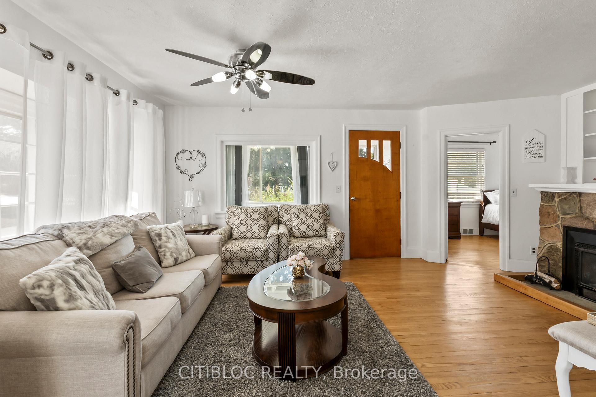 Photo 13 of 393 The Queensway, Georgina, Keswick South — HOMEH