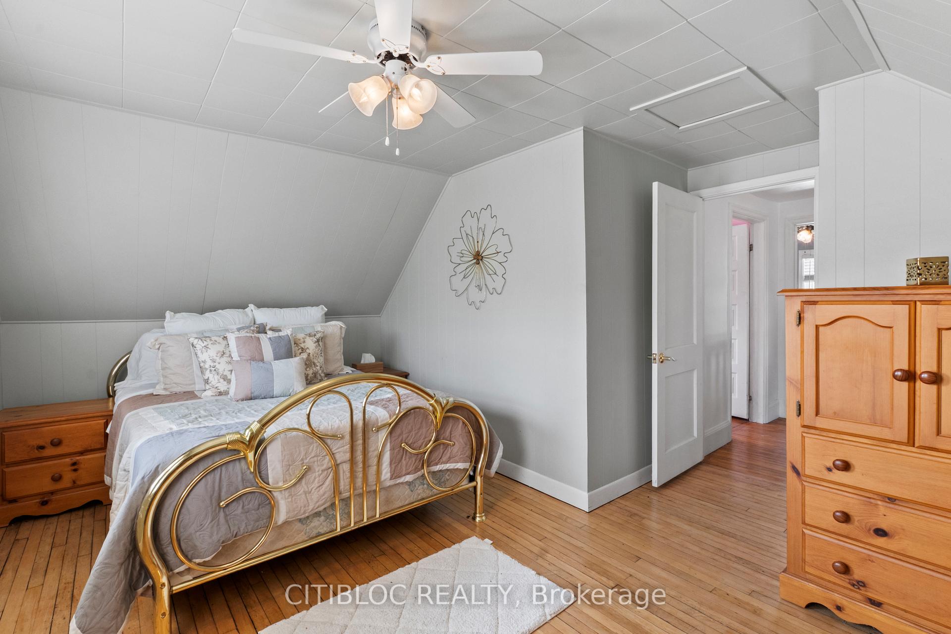 Photo 20 of 393 The Queensway, Georgina, Keswick South — HOMEH