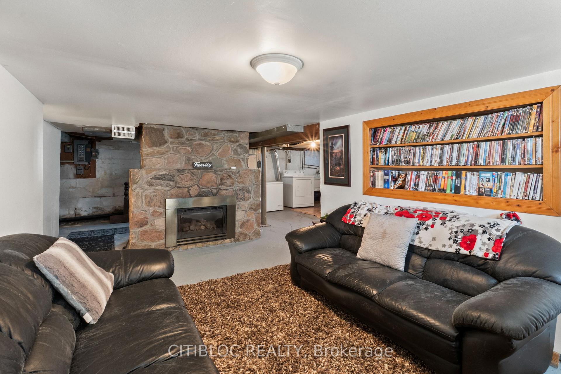 Photo 22 of 393 The Queensway, Georgina, Keswick South — HOMEH
