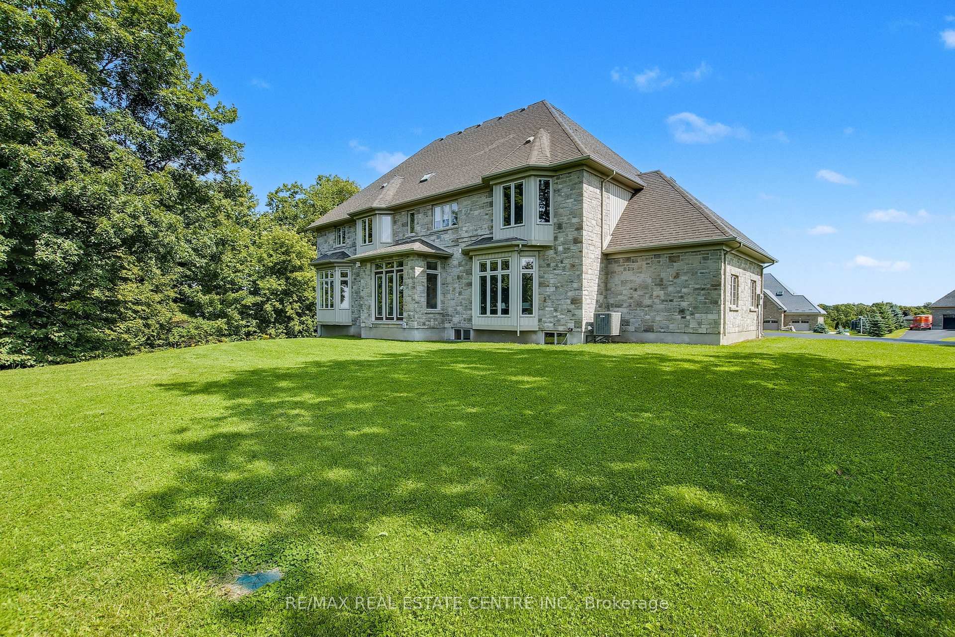 Photo 42 of 140 Stokes Trail, Milton, Campbellville — HOMEH