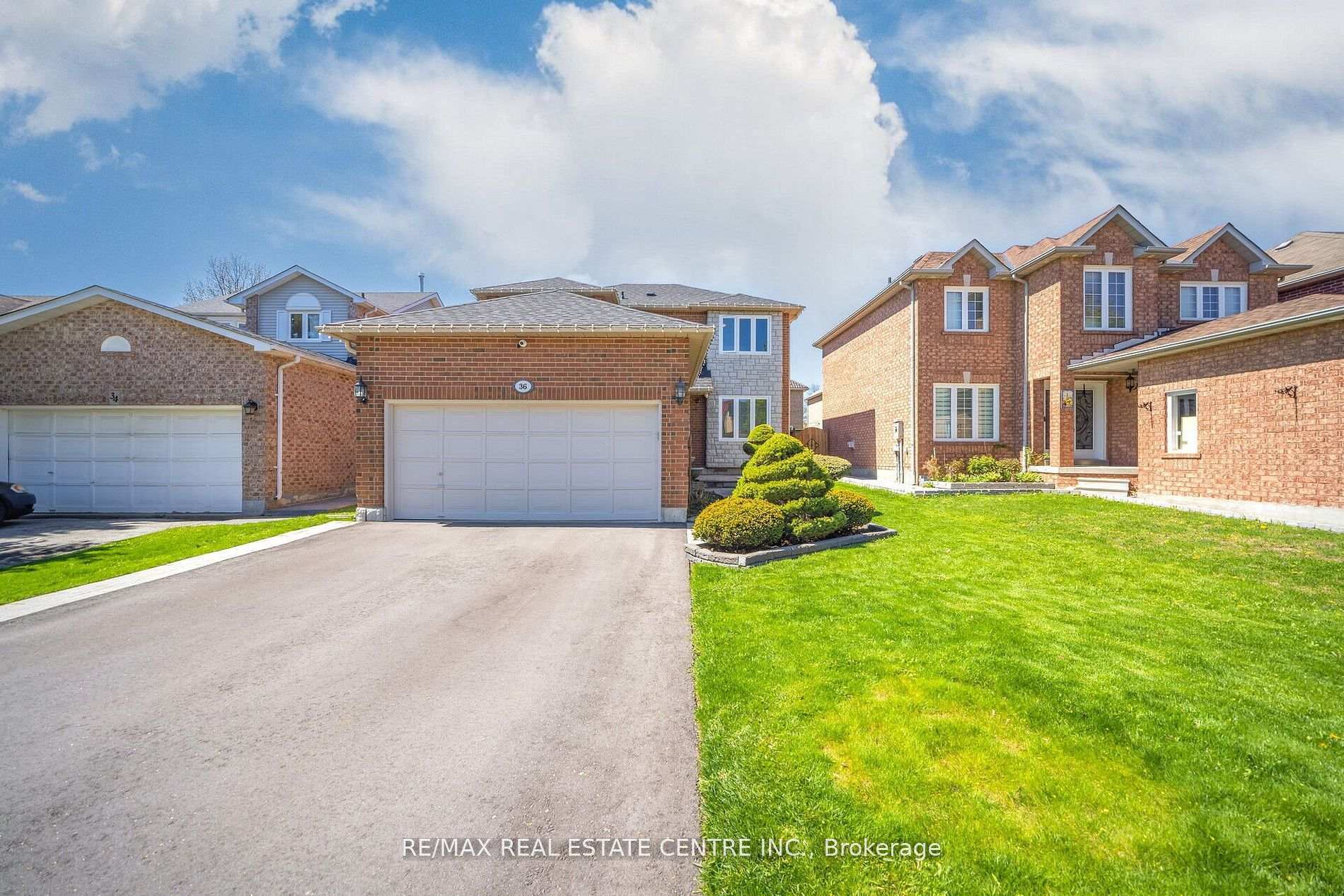 Photo 2 of 36 Lockwood Road, Brampton, Fletcher's West — HOMEH