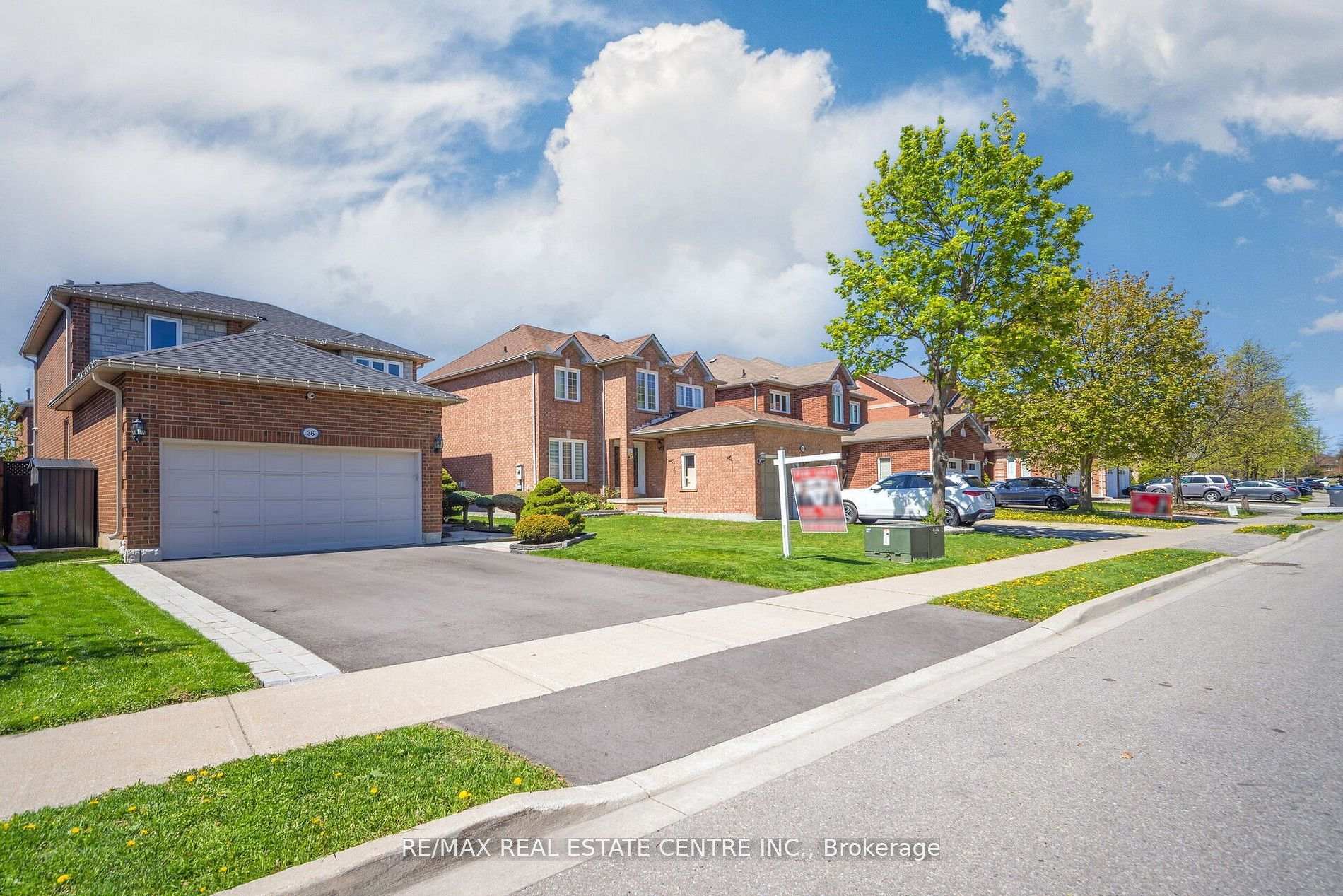 Photo 12 of 36 Lockwood Road, Brampton, Fletcher's West — HOMEH