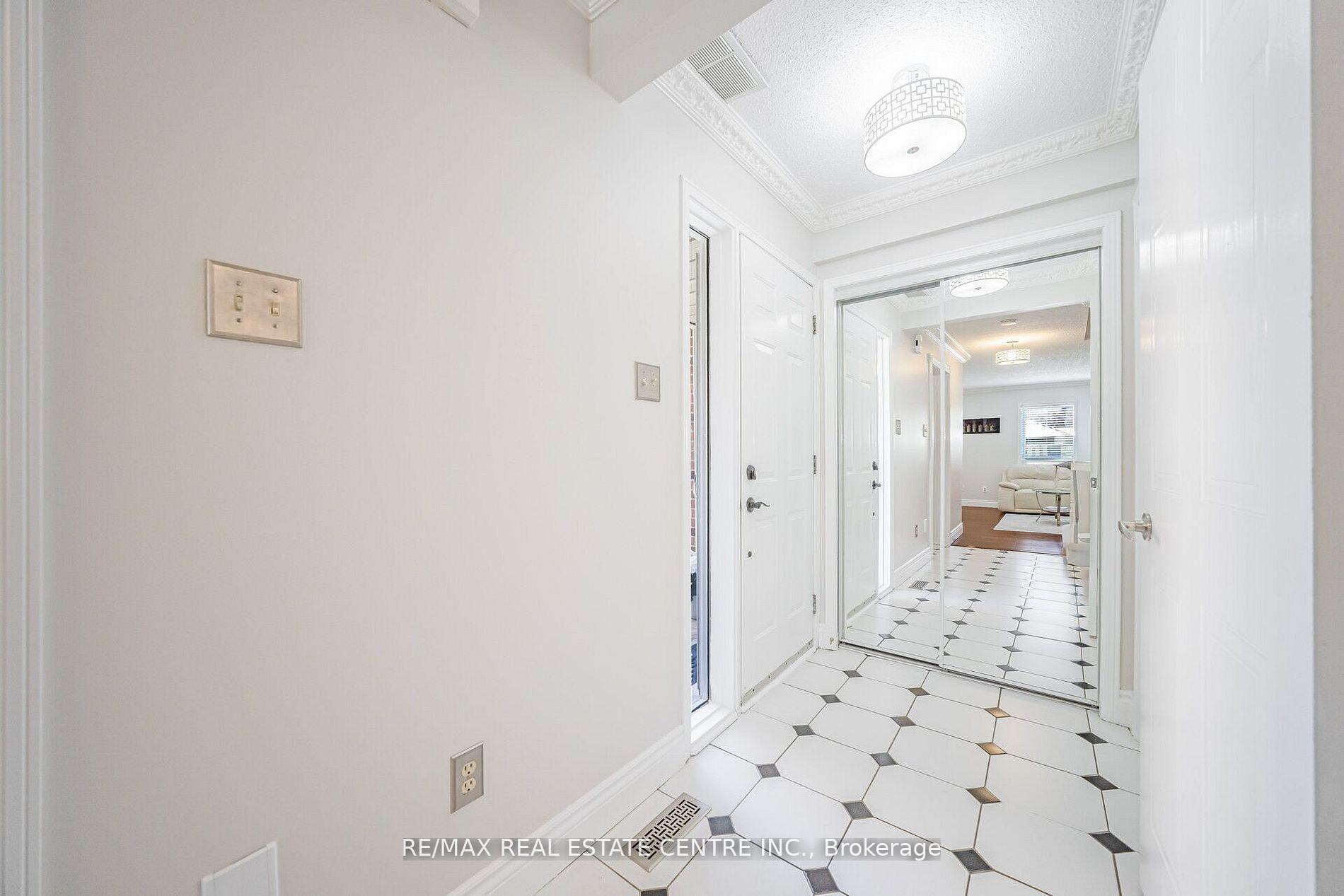 Photo 7 of 36 Lockwood Road, Brampton, Fletcher's West — HOMEH
