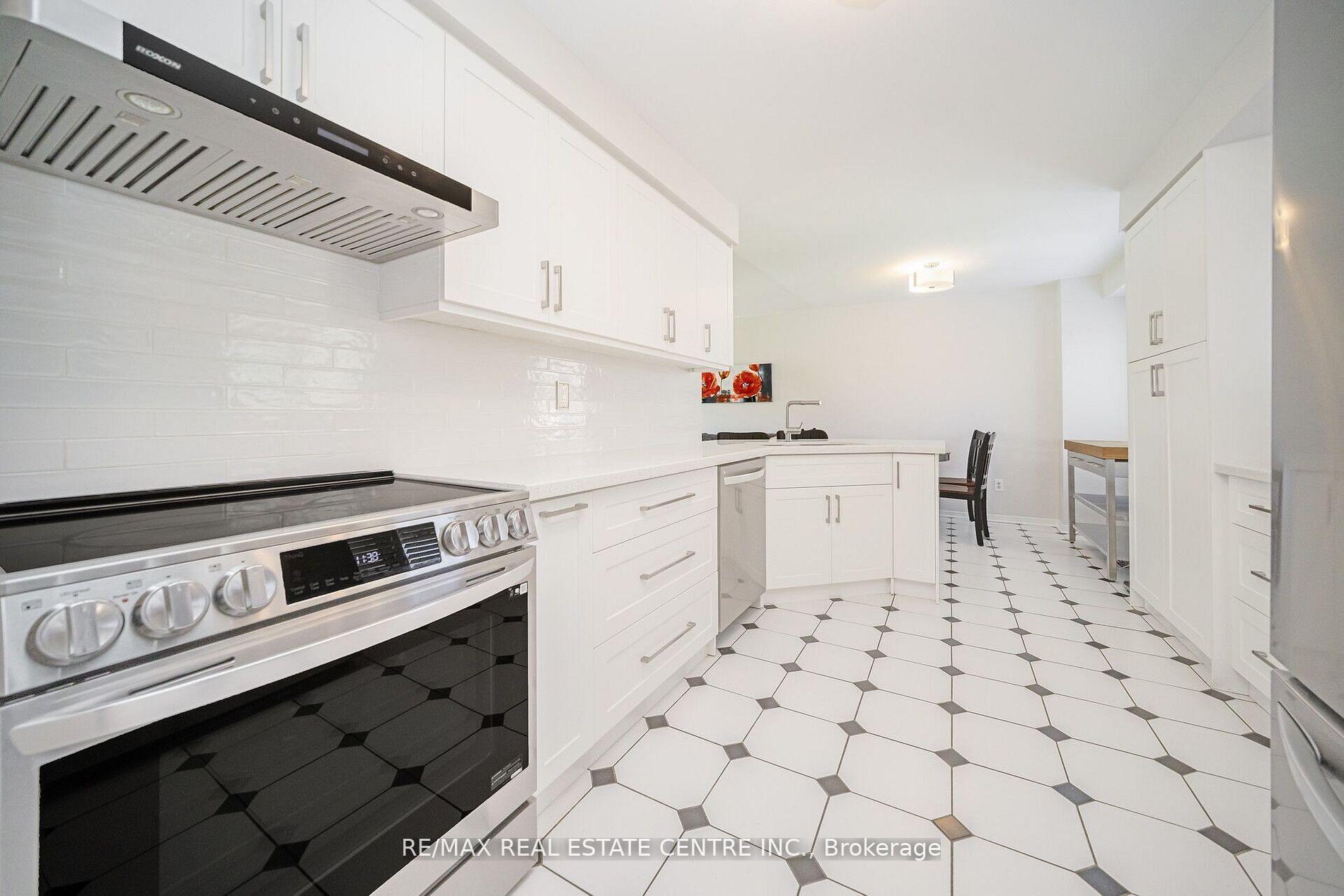 Photo 9 of 36 Lockwood Road, Brampton, Fletcher's West — HOMEH