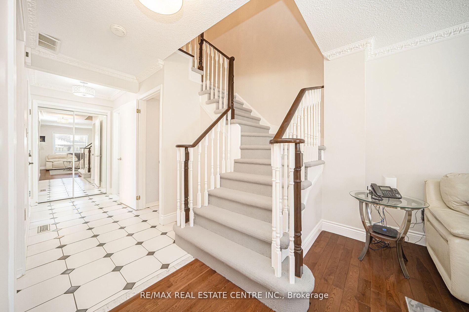 Photo 23 of 36 Lockwood Road, Brampton, Fletcher's West — HOMEH