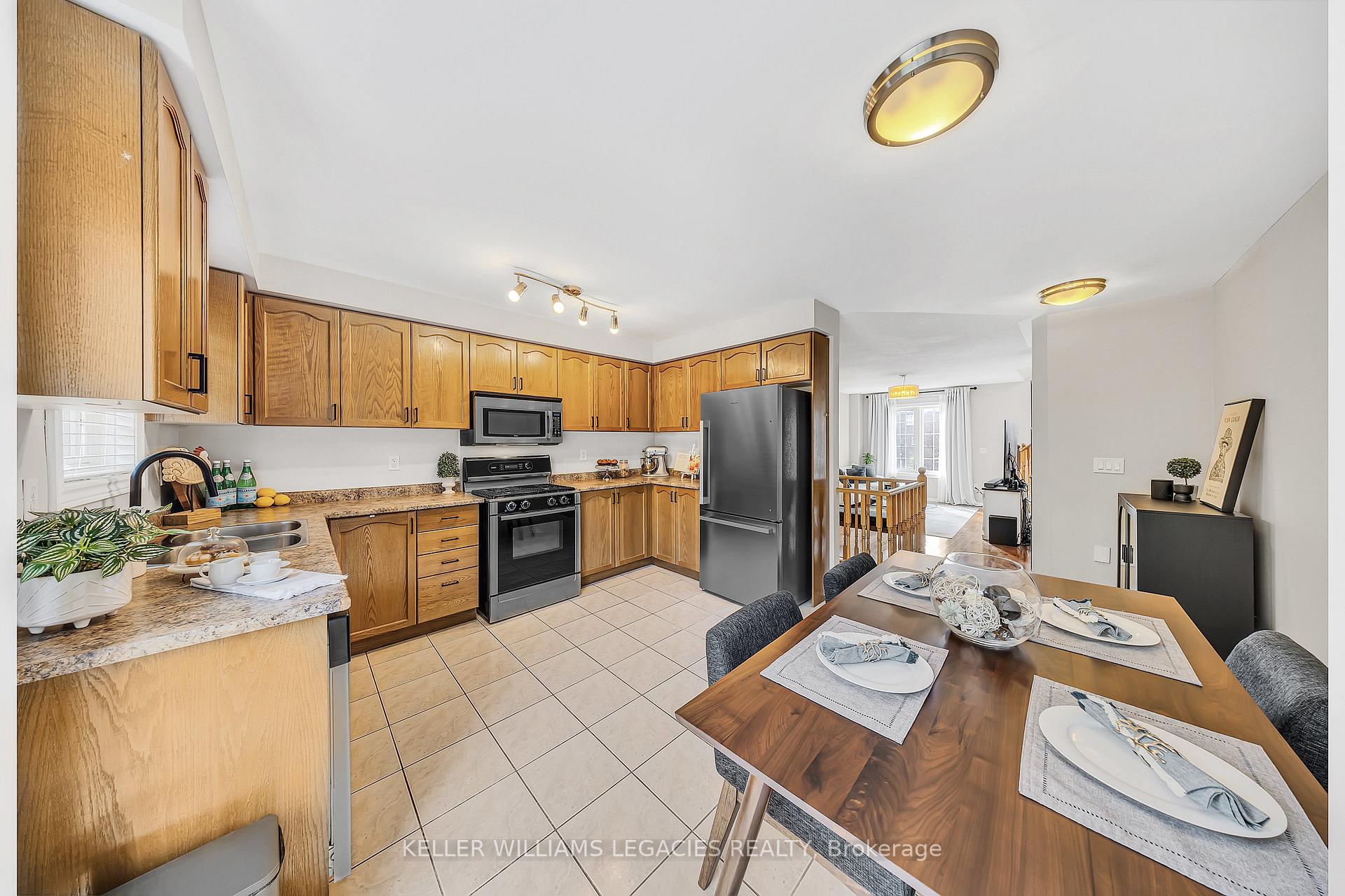 Photo 20 of 9 Rock Haven Lane, Brampton, Downtown Brampton — HOMEH