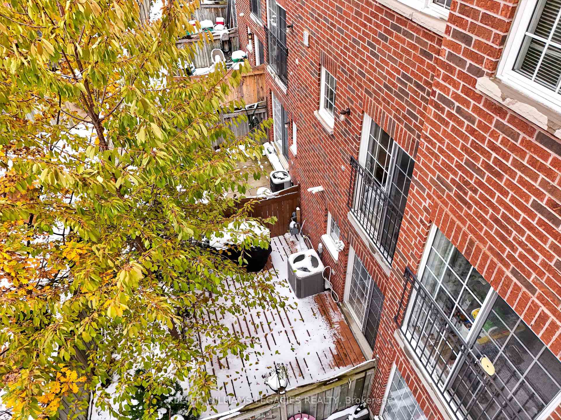 Photo 35 of 9 Rock Haven Lane, Brampton, Downtown Brampton — HOMEH