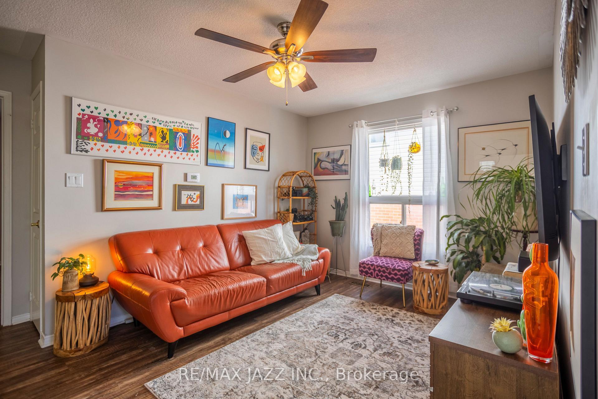 Photo 5 of 99 Champine Square, Clarington, Bowmanville — HOMEH