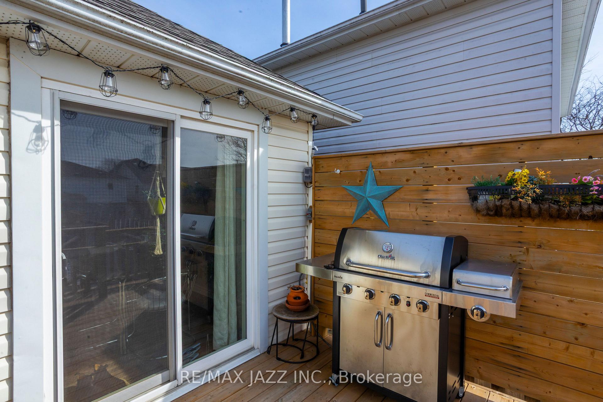 Photo 6 of 99 Champine Square, Clarington, Bowmanville — HOMEH