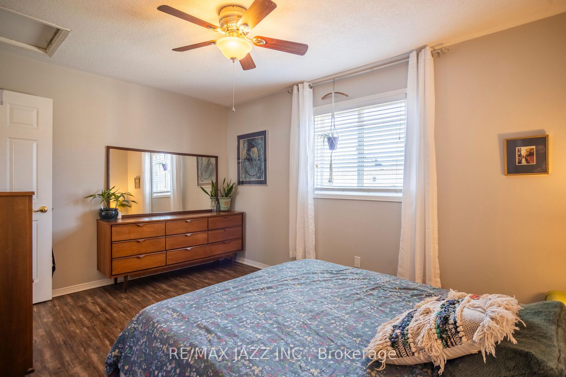 Photo 11 of 99 Champine Square, Clarington, Bowmanville — HOMEH
