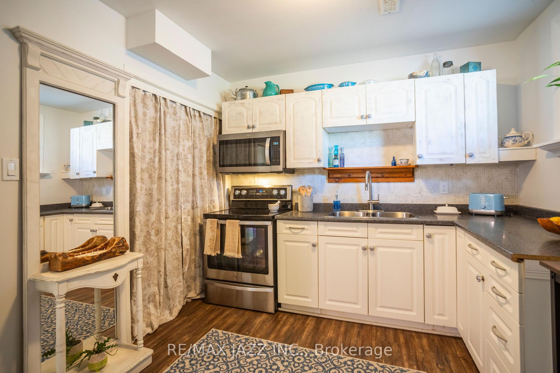 Photo 18 of 99 Champine Square, Clarington, Bowmanville — HOMEH