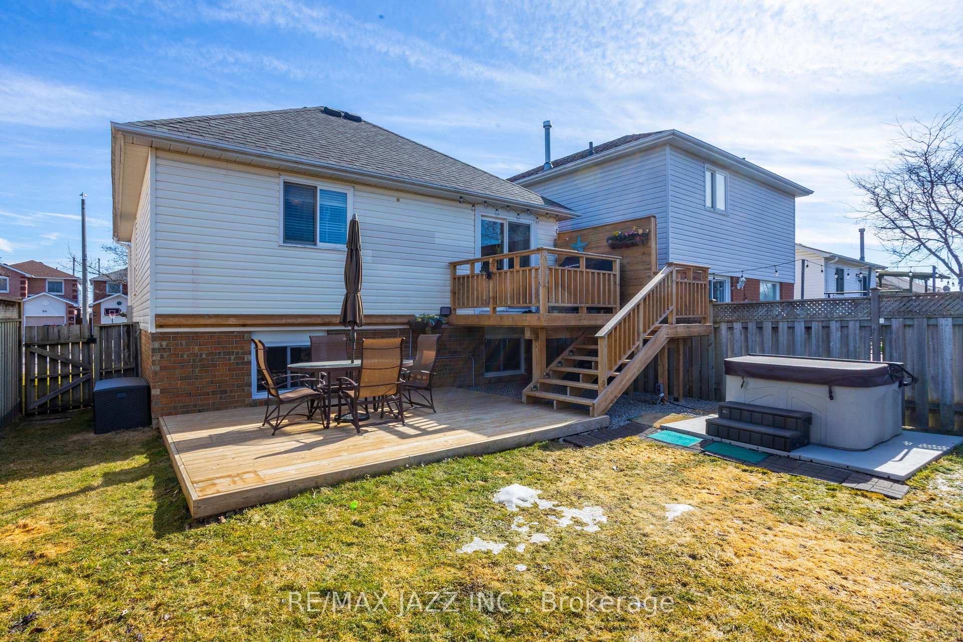 Photo 17 of 99 Champine Square, Clarington, Bowmanville — HOMEH