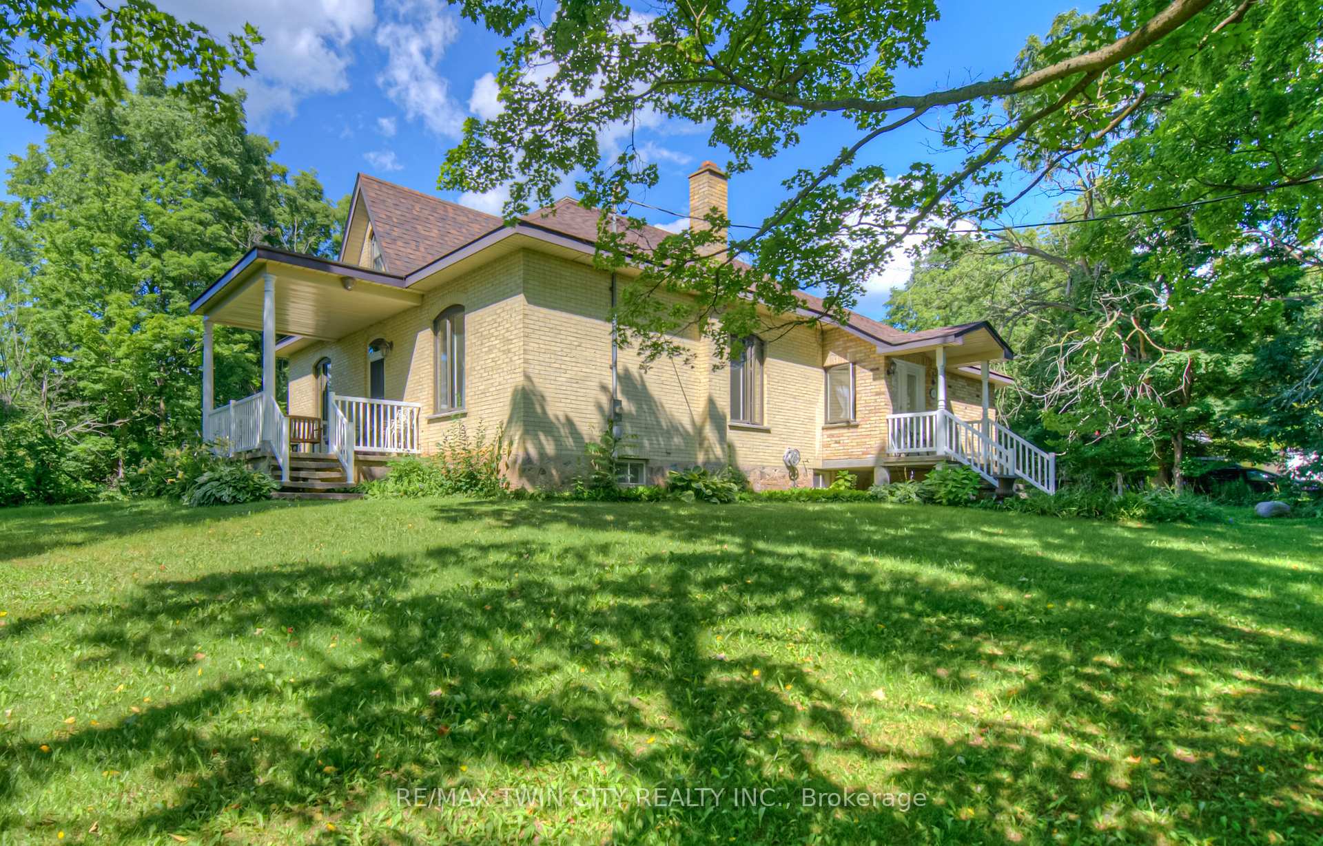 Photo 1 of 430 River Road E, Cambridge — HOMEH