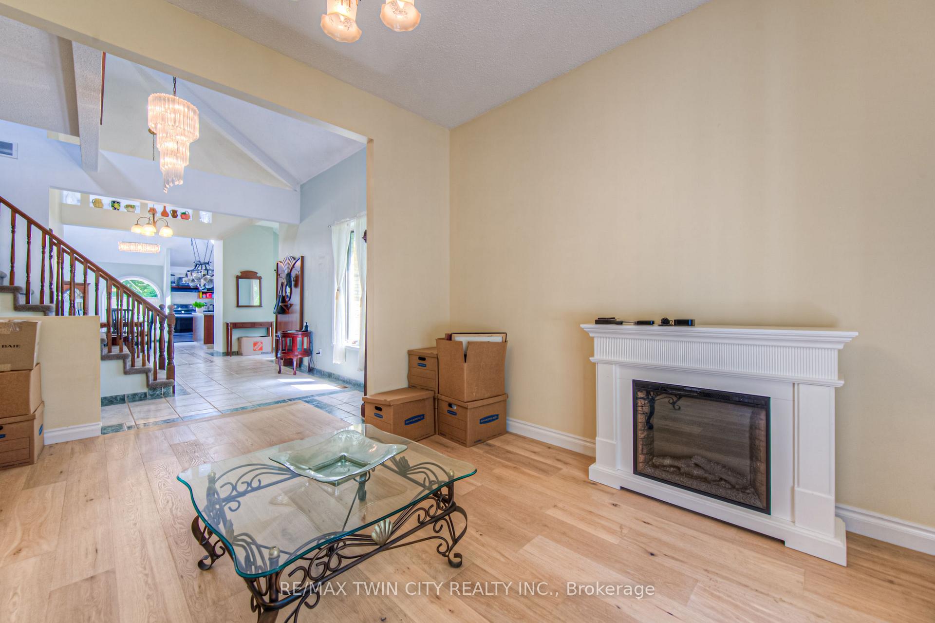 Photo 15 of 430 River Road E, Cambridge — HOMEH