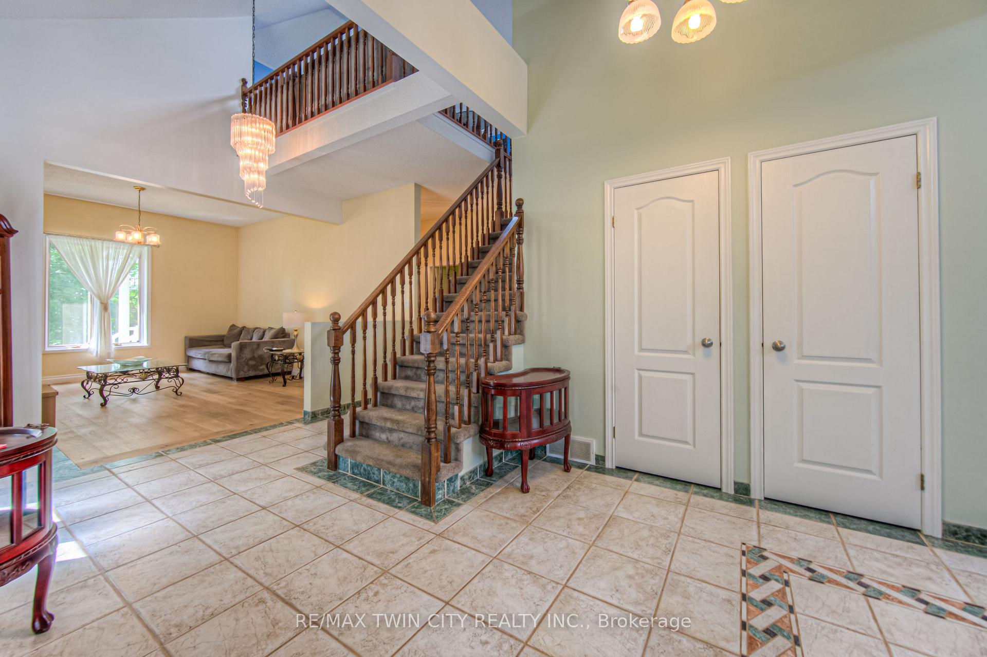 Photo 17 of 430 River Road E, Cambridge — HOMEH