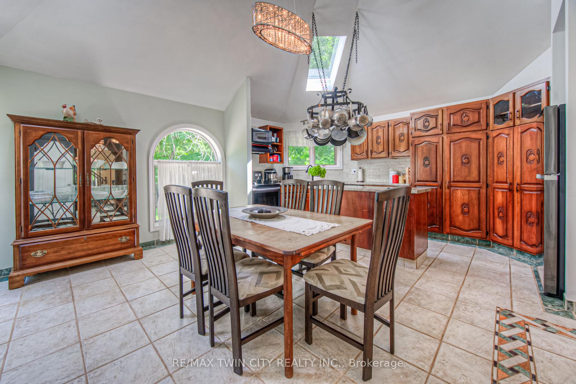 Photo 18 of 430 River Road E, Cambridge — HOMEH