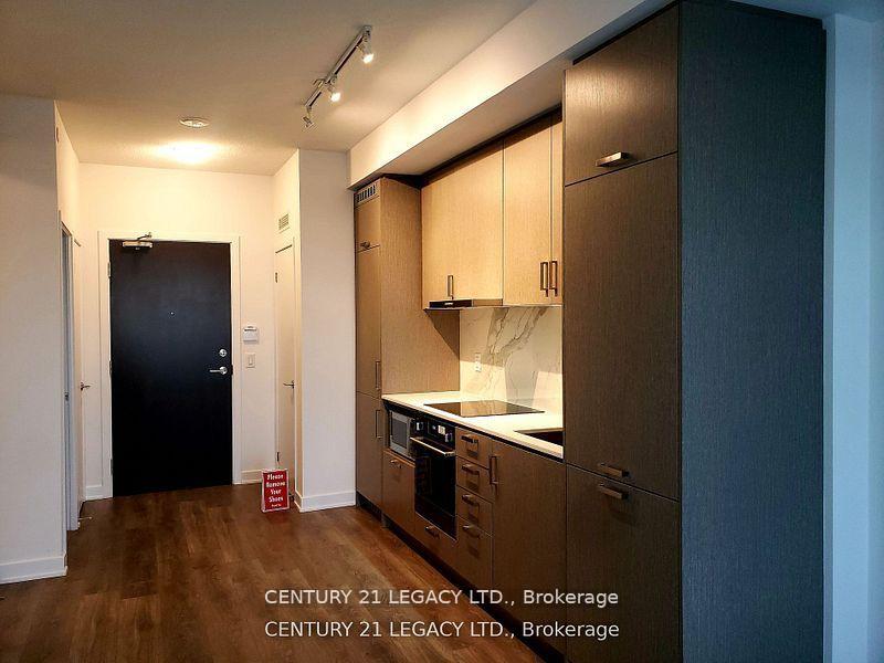 Photo 2 of Unit 1216, 60 Honeycrisp Crescent, Vaughan, Vaughan Corporate Centre — HOMEH