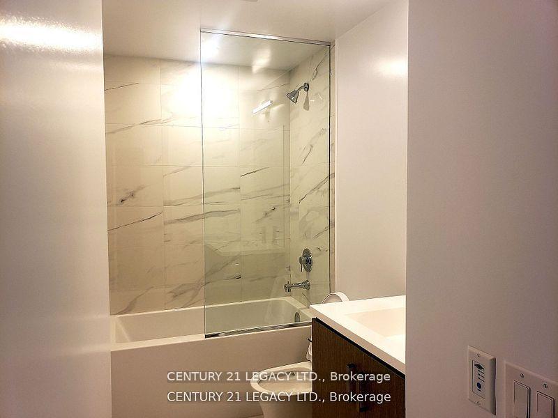 Photo 9 of Unit 1216, 60 Honeycrisp Crescent, Vaughan, Vaughan Corporate Centre — HOMEH