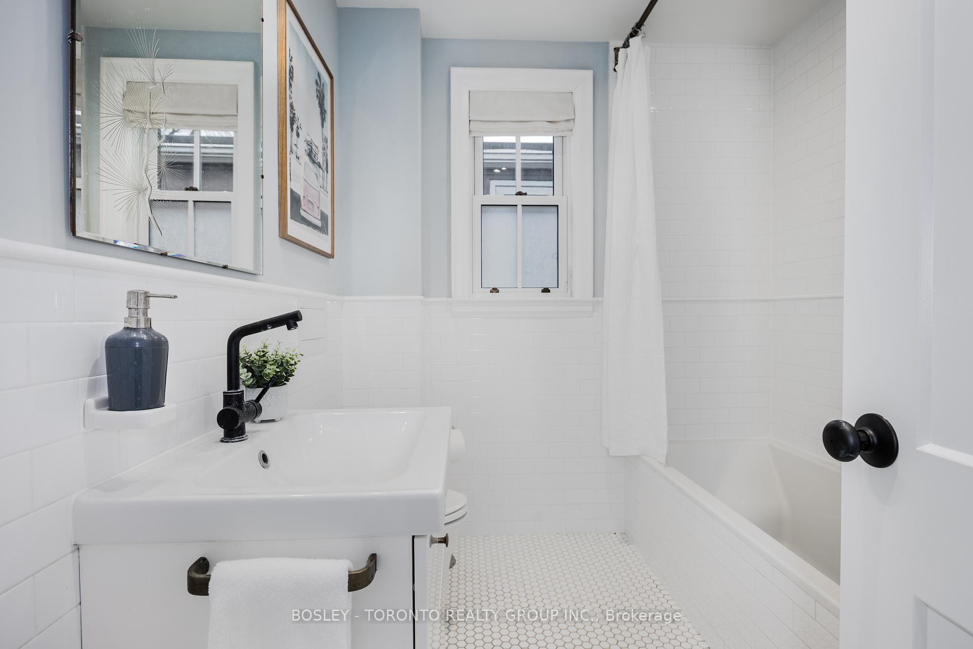 Photo 23 of 55 Kerr Road, Toronto, Greenwood-Coxwell — HOMEH