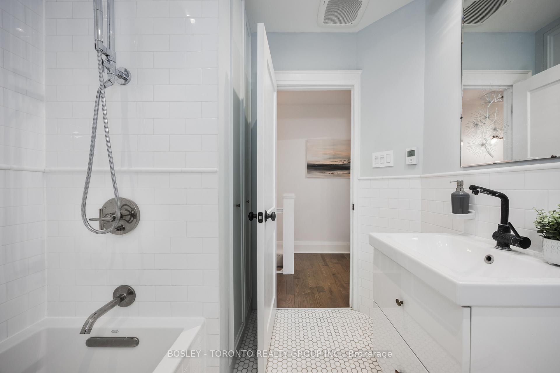 Photo 24 of 55 Kerr Road, Toronto, Greenwood-Coxwell — HOMEH