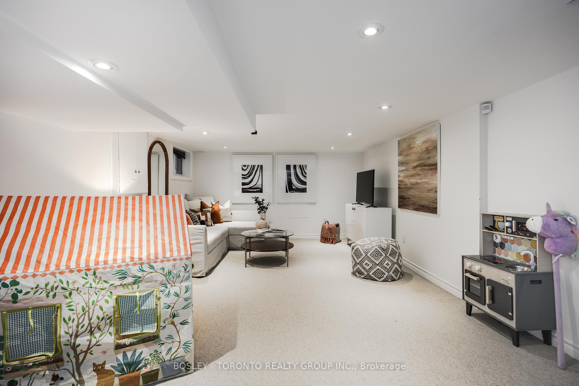 Photo 40 of 55 Kerr Road, Toronto, Greenwood-Coxwell — HOMEH