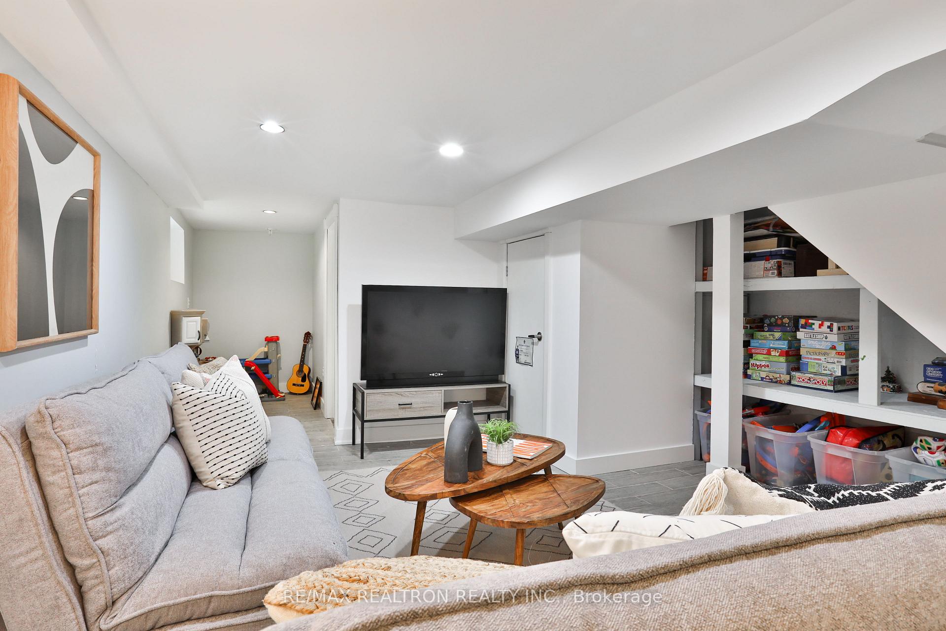 Photo 4 of 28 Muriel Avenue, Toronto, Danforth — HOMEH