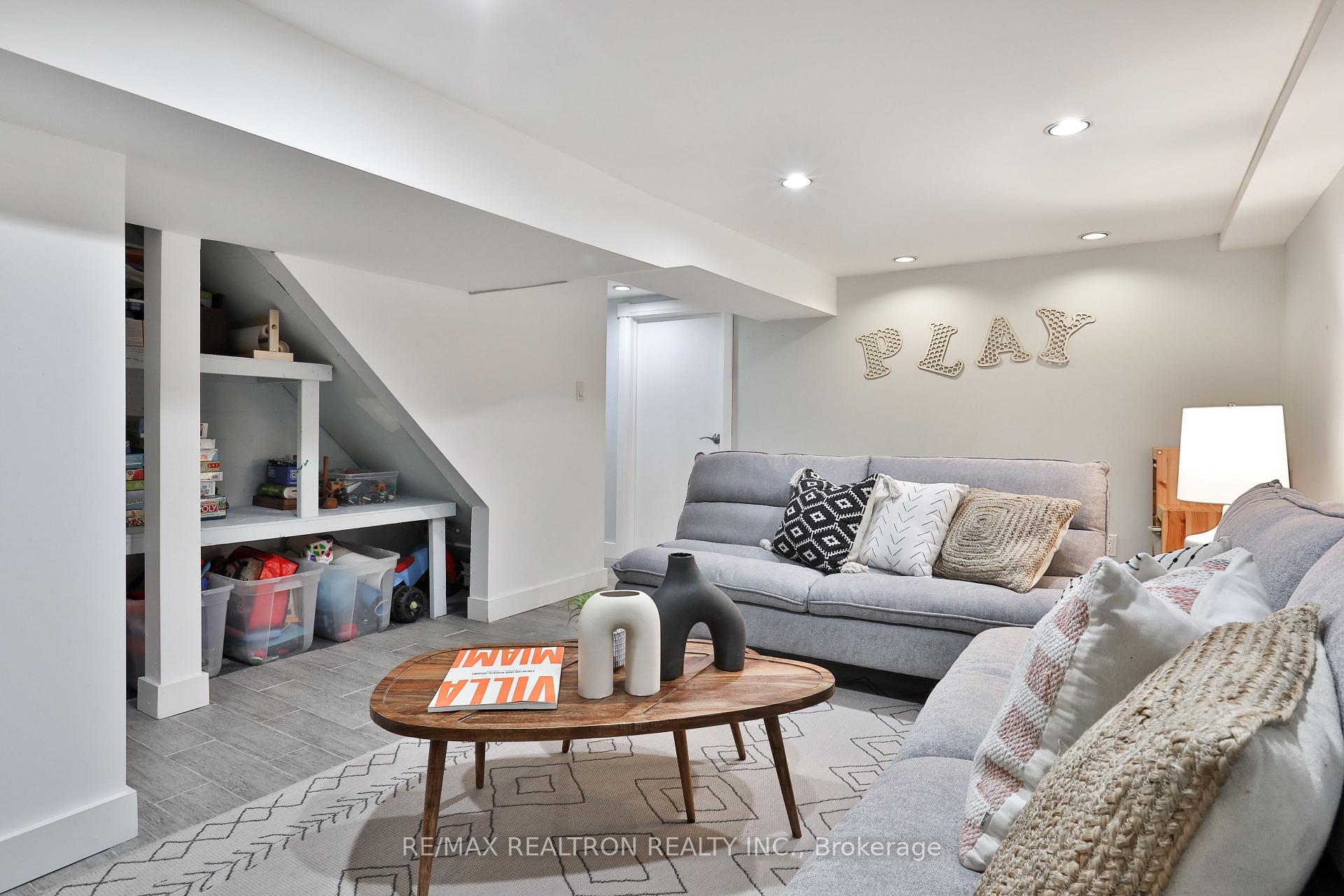 Photo 20 of 28 Muriel Avenue, Toronto, Danforth — HOMEH