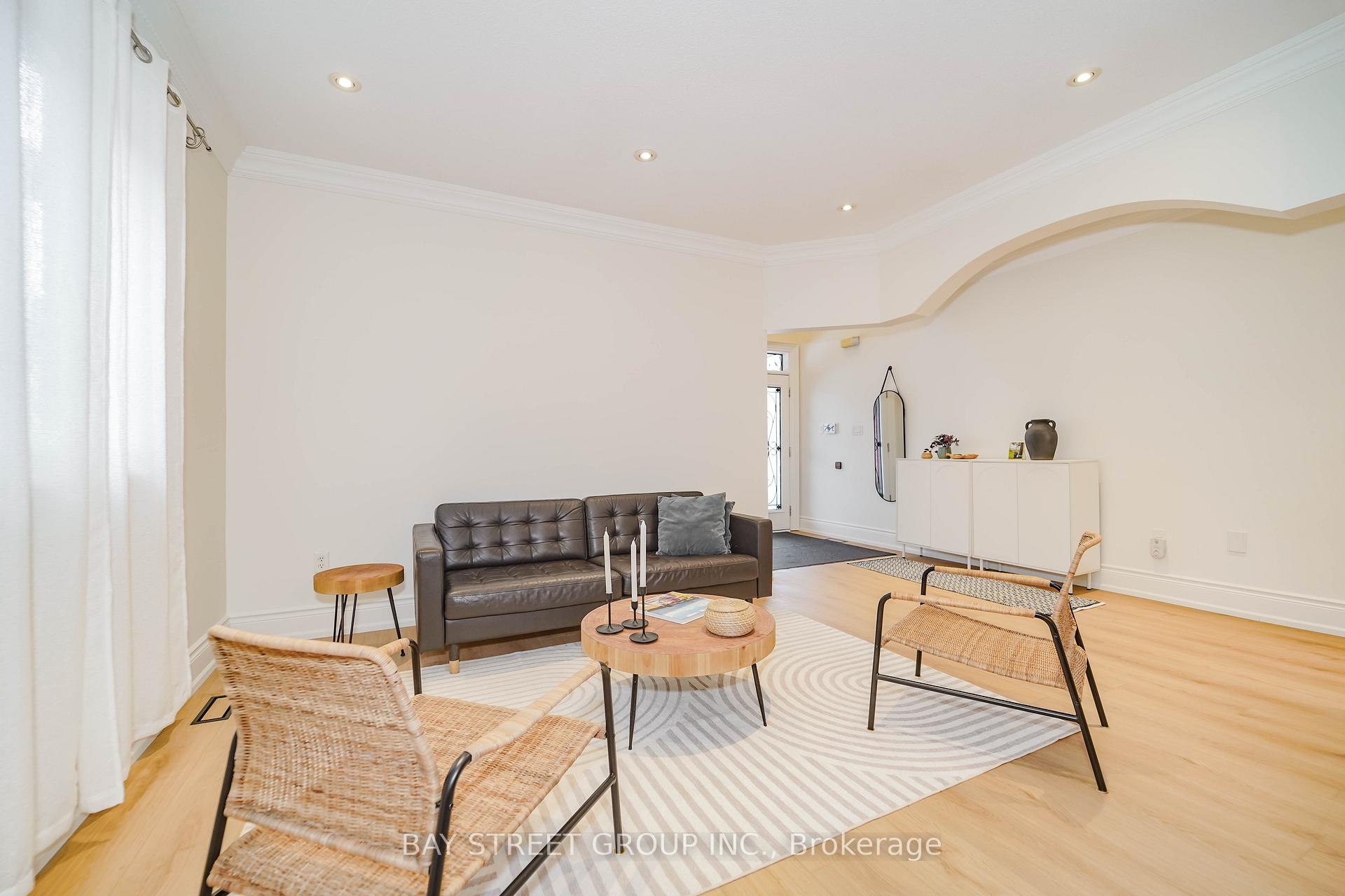 Photo 7 of 10 Morland Crescent, Aurora, Bayview Northeast — HOMEH