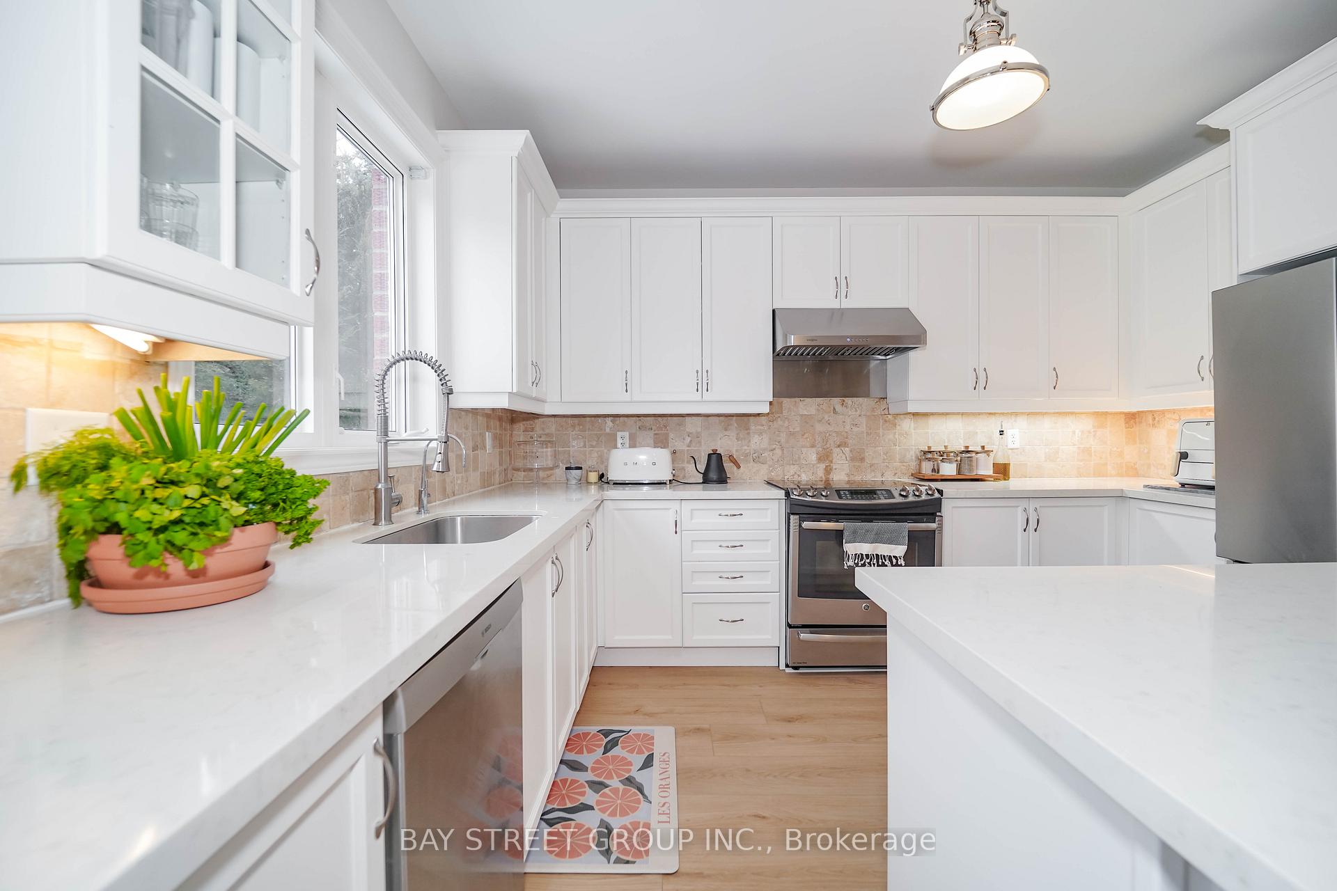 Photo 26 of 10 Morland Crescent, Aurora, Bayview Northeast — HOMEH