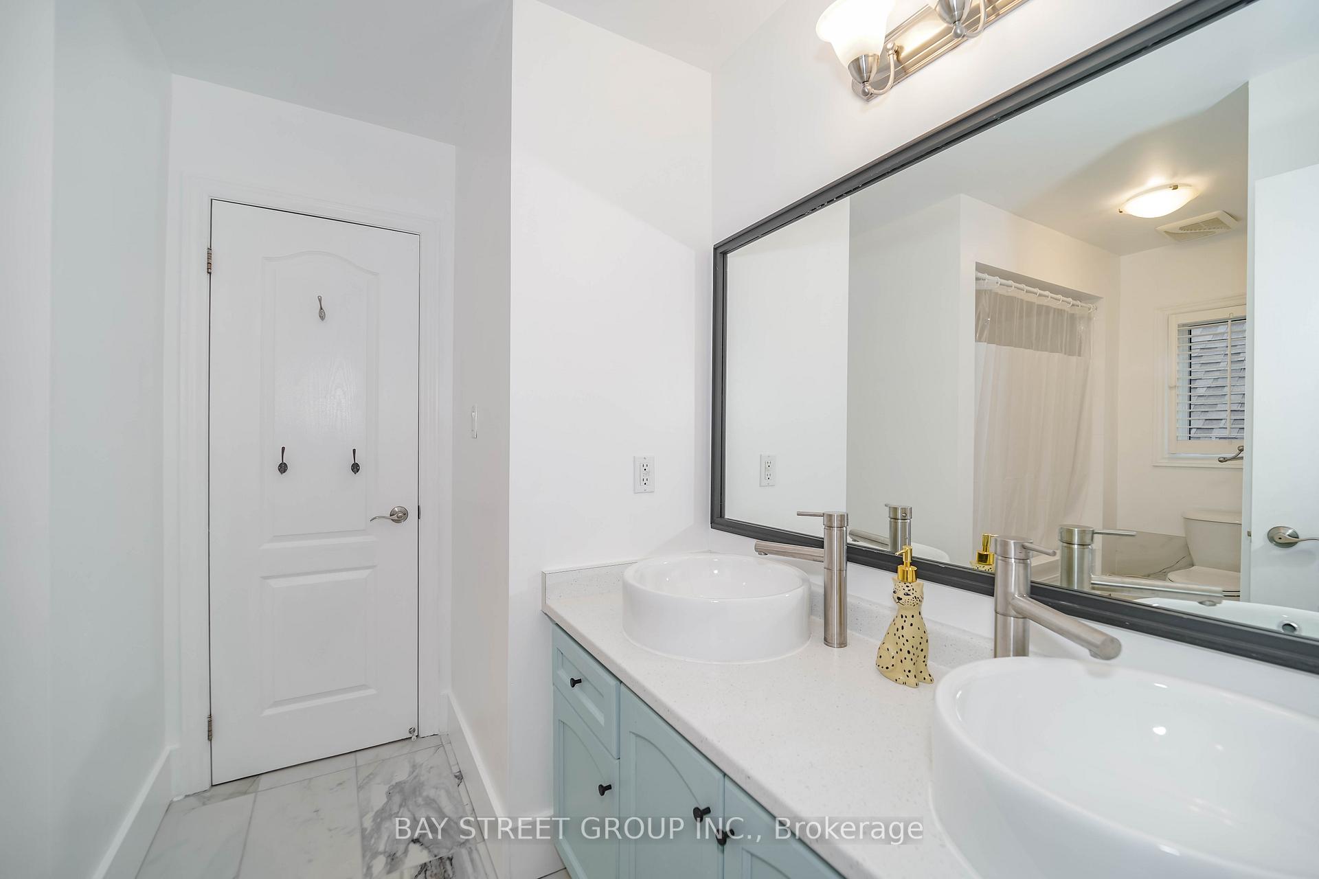 Photo 13 of 10 Morland Crescent, Aurora, Bayview Northeast — HOMEH