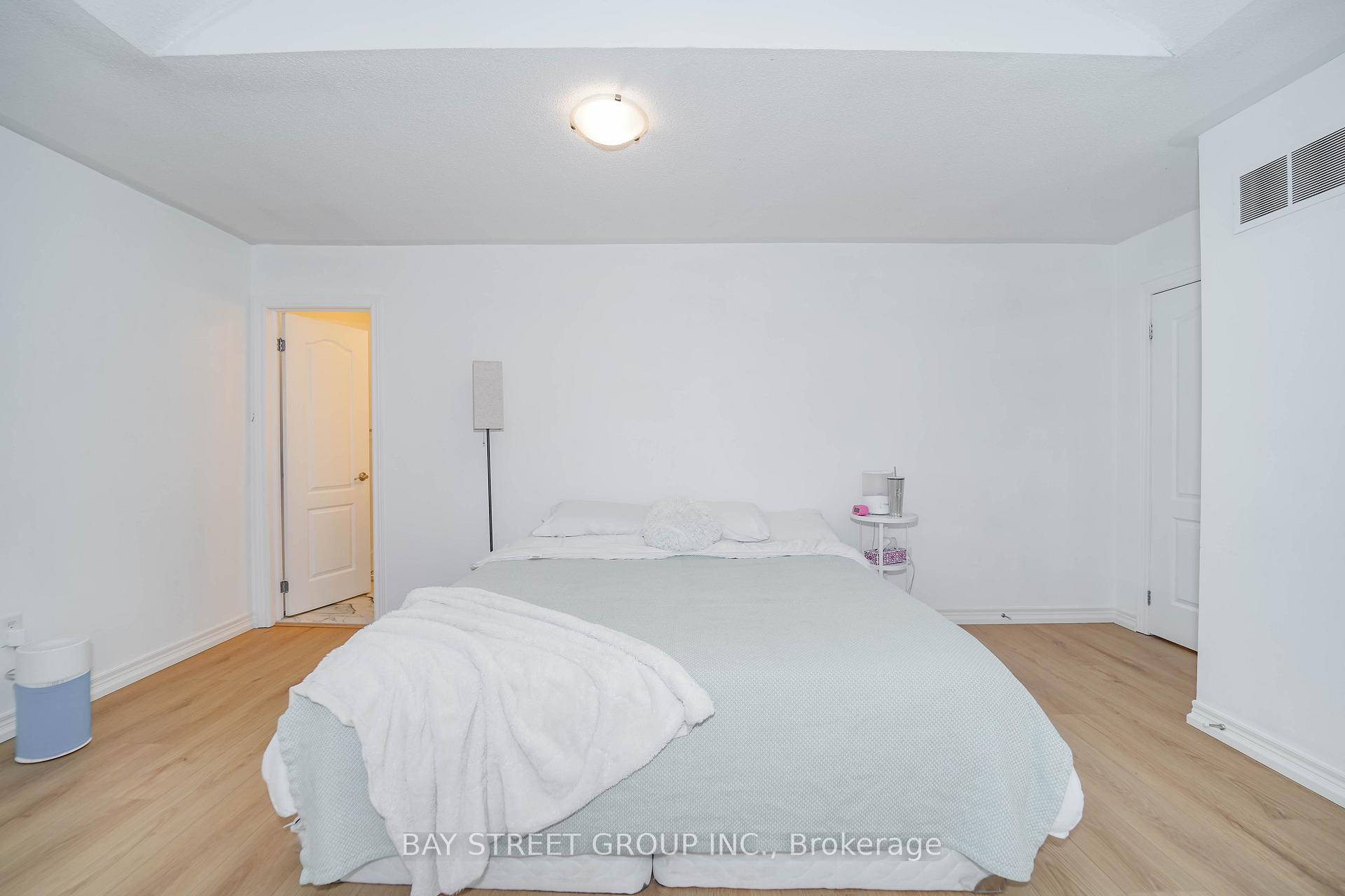 Photo 29 of 10 Morland Crescent, Aurora, Bayview Northeast — HOMEH