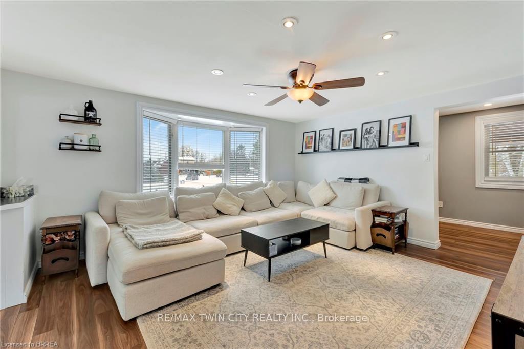 Photo 10 of 25 Barnabas Street, Hamilton, Lynden — HOMEH