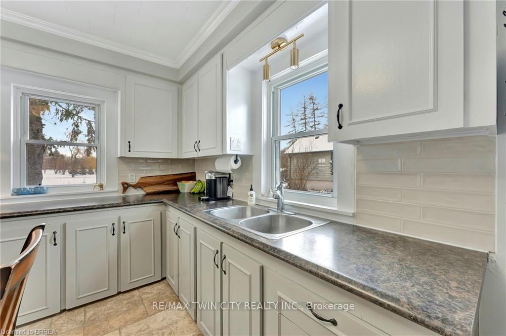 Photo 11 of 25 Barnabas Street, Hamilton, Lynden — HOMEH
