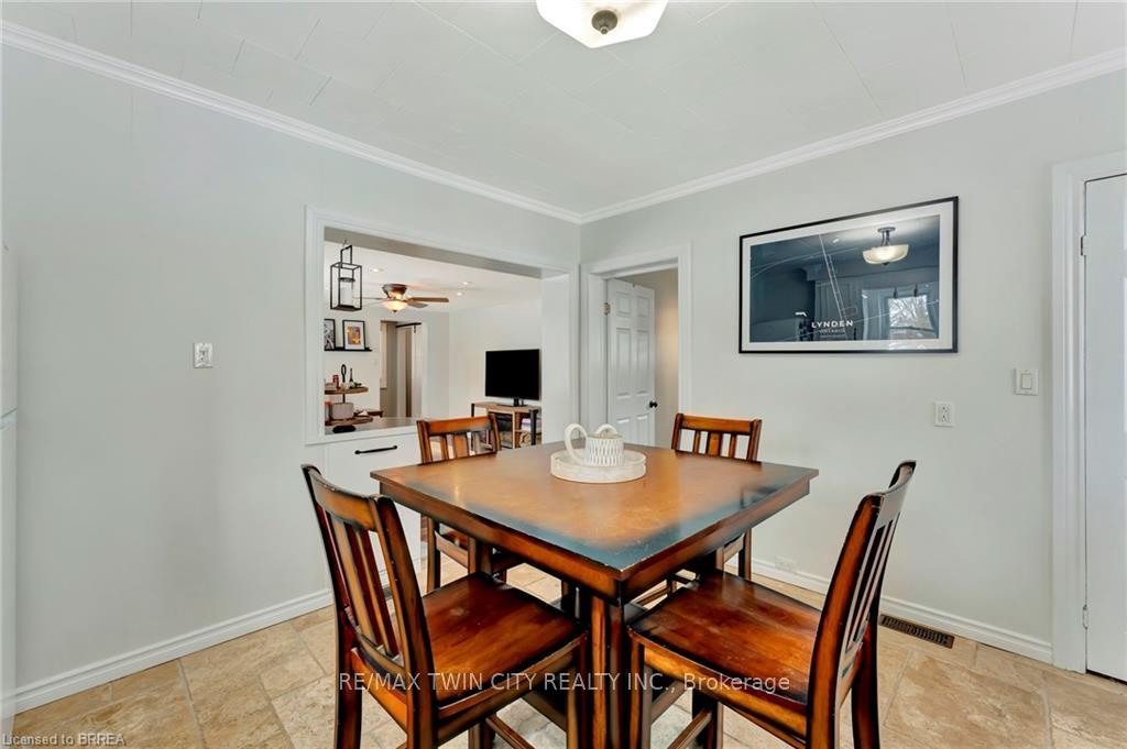 Photo 12 of 25 Barnabas Street, Hamilton, Lynden — HOMEH
