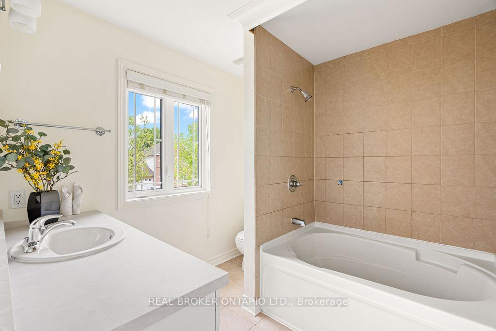 Photo 23 of 499 Paul Metivier Drive, Ottawa, Barrhaven - Strandherd — HOMEH