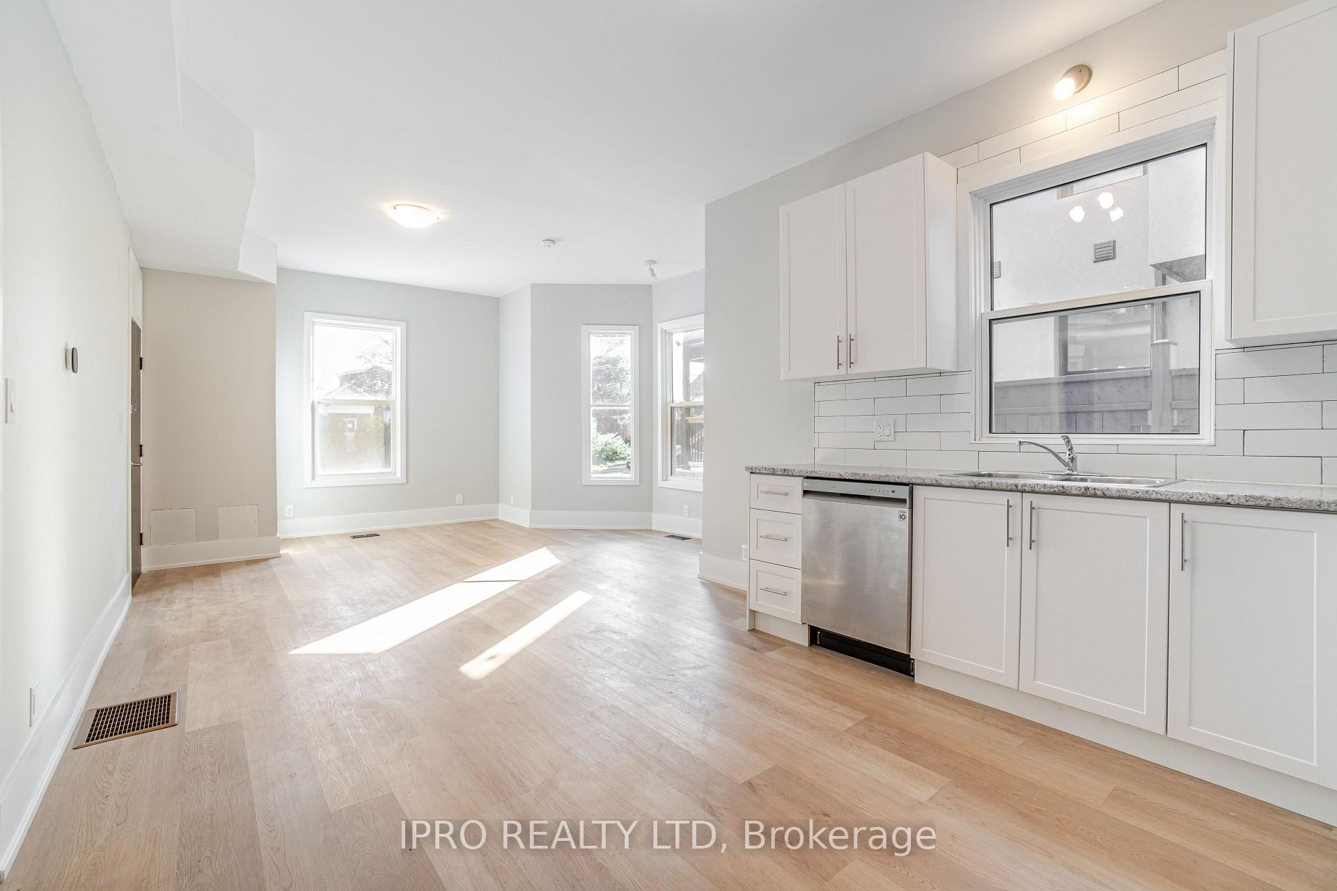 Photo 3 of Unit 70A, 70 Nelson Street W, Brampton, Downtown Brampton — HOMEH