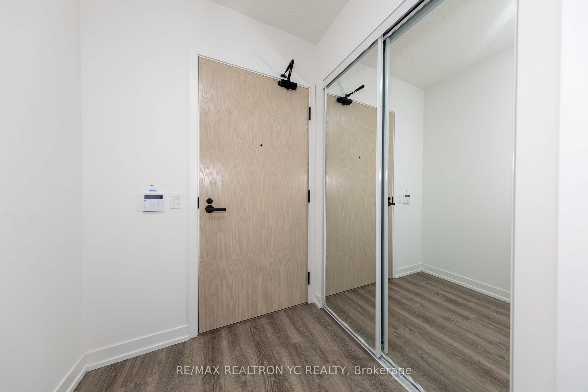 Photo 1 of Unit 3511, 195 Commerce Street, Vaughan, Vaughan Corporate Centre — HOMEH