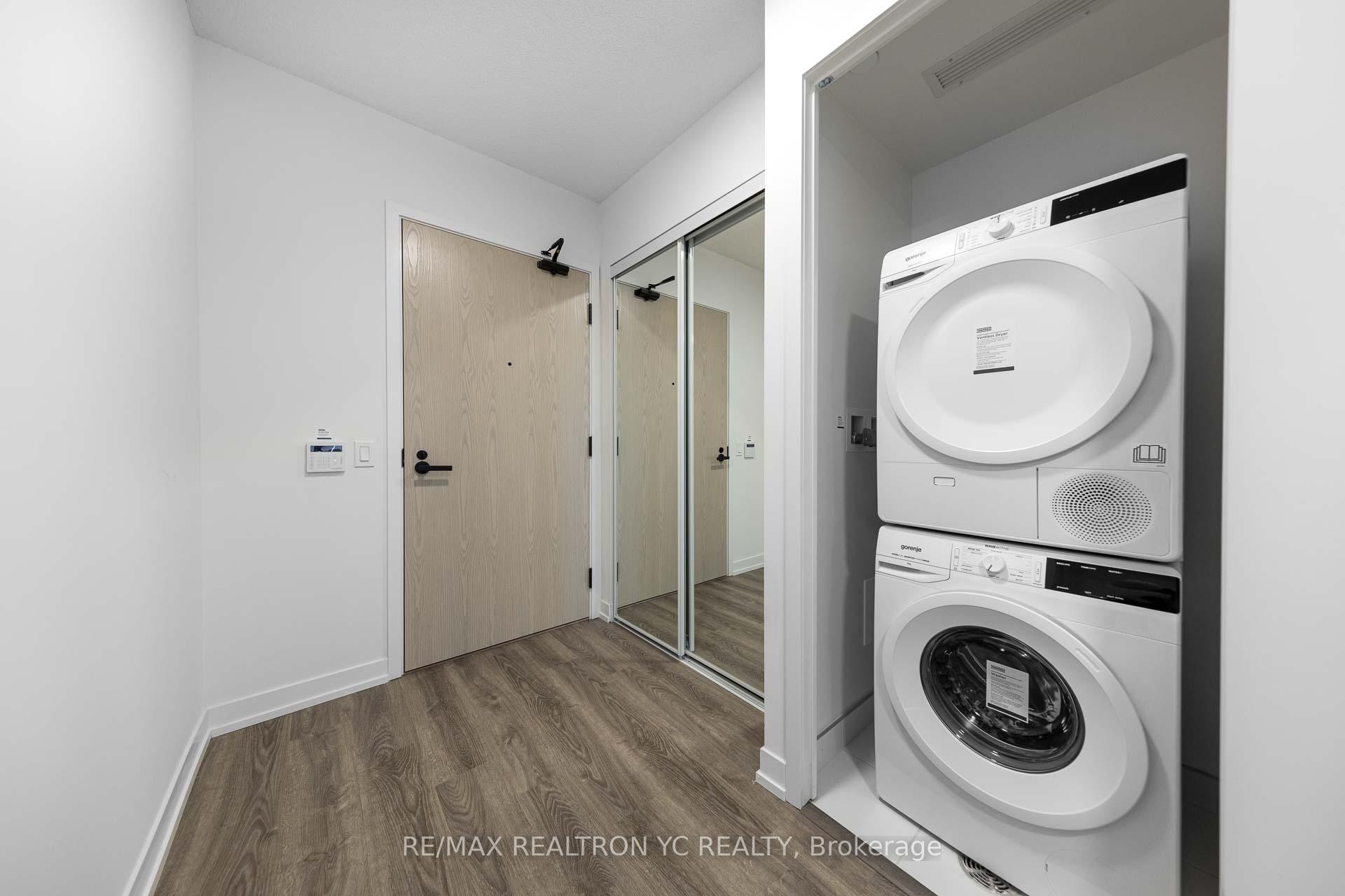 Photo 3 of Unit 3511, 195 Commerce Street, Vaughan, Vaughan Corporate Centre — HOMEH