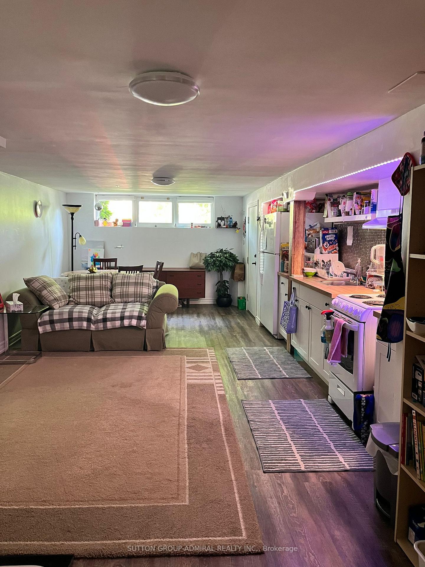 Front of Unit Basement, 318 Avenue Road