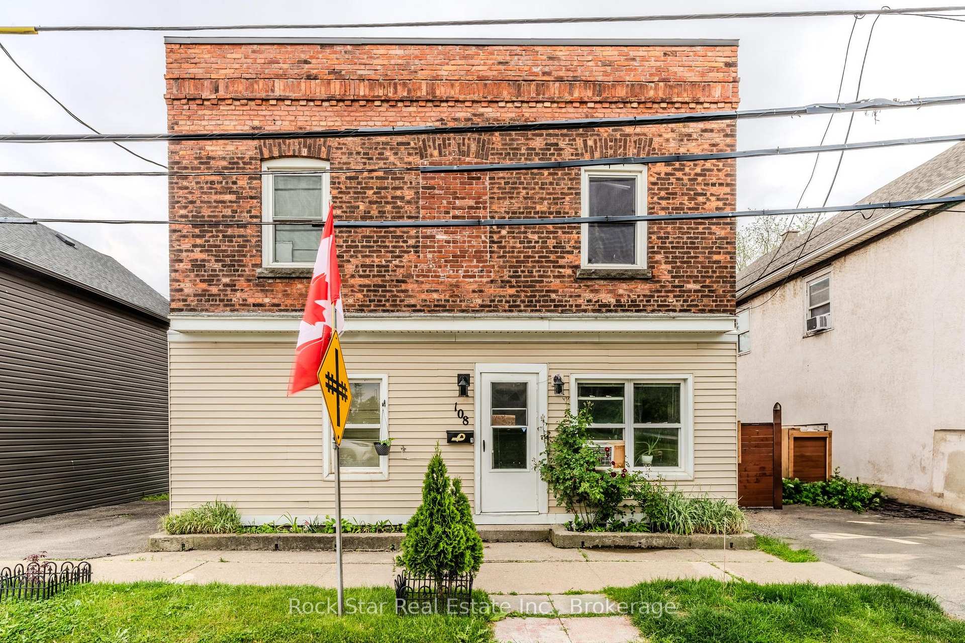 Front of 108 Niagara Falls Road