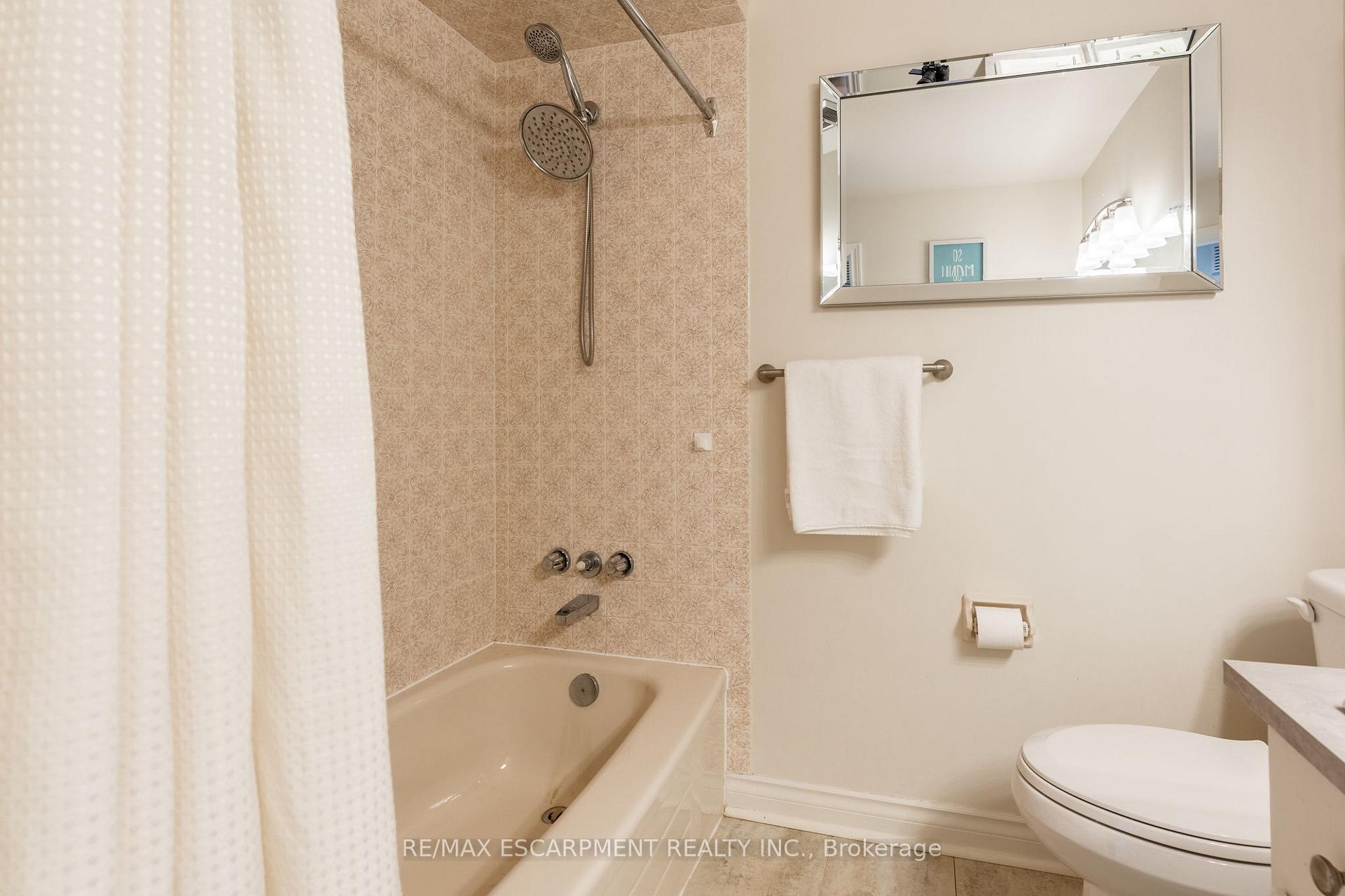 Photo 48 of 1911 Concession 4 W, Hamilton, Rural Flamborough — HOMEH