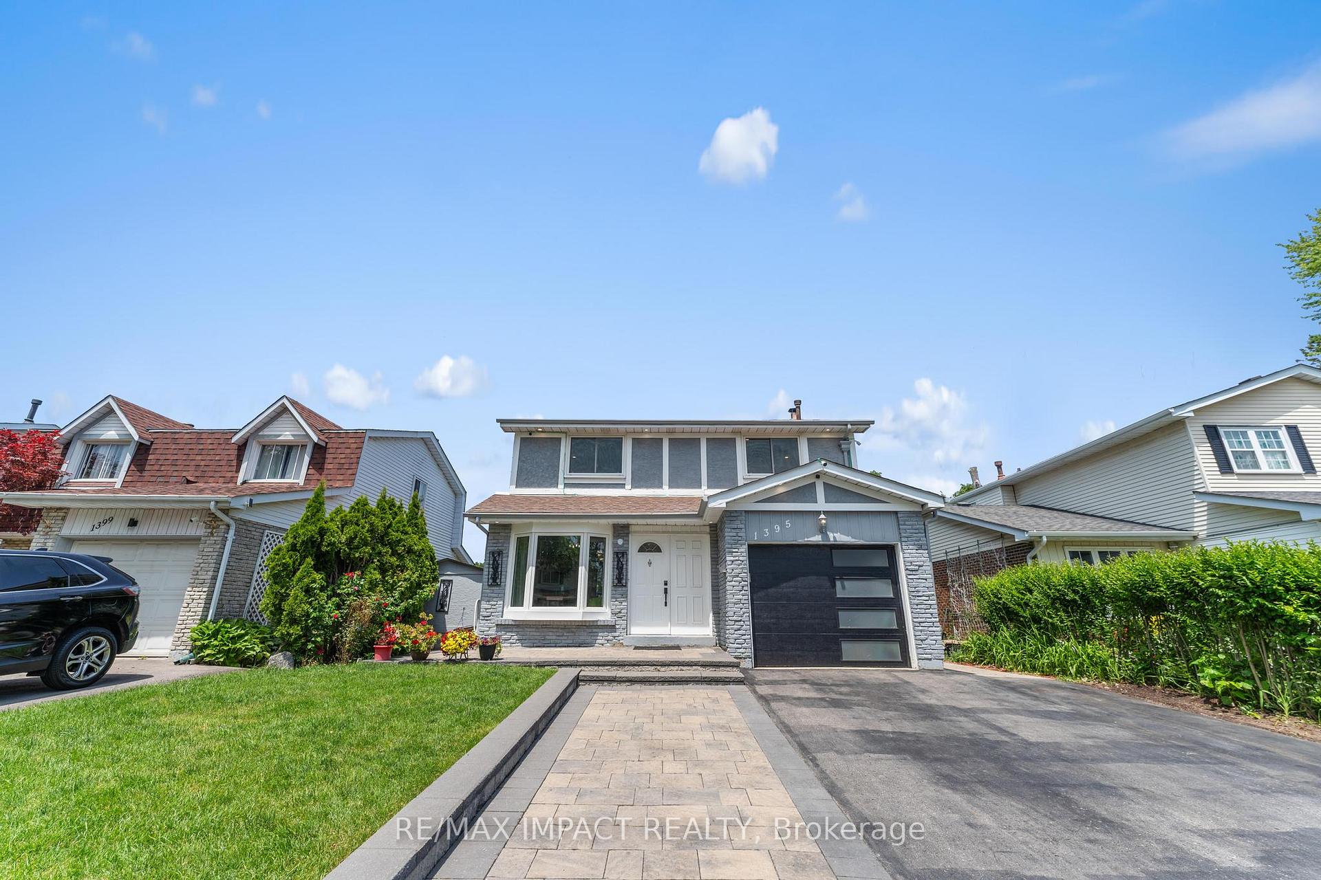 Front of 1395 Tampa Crescent