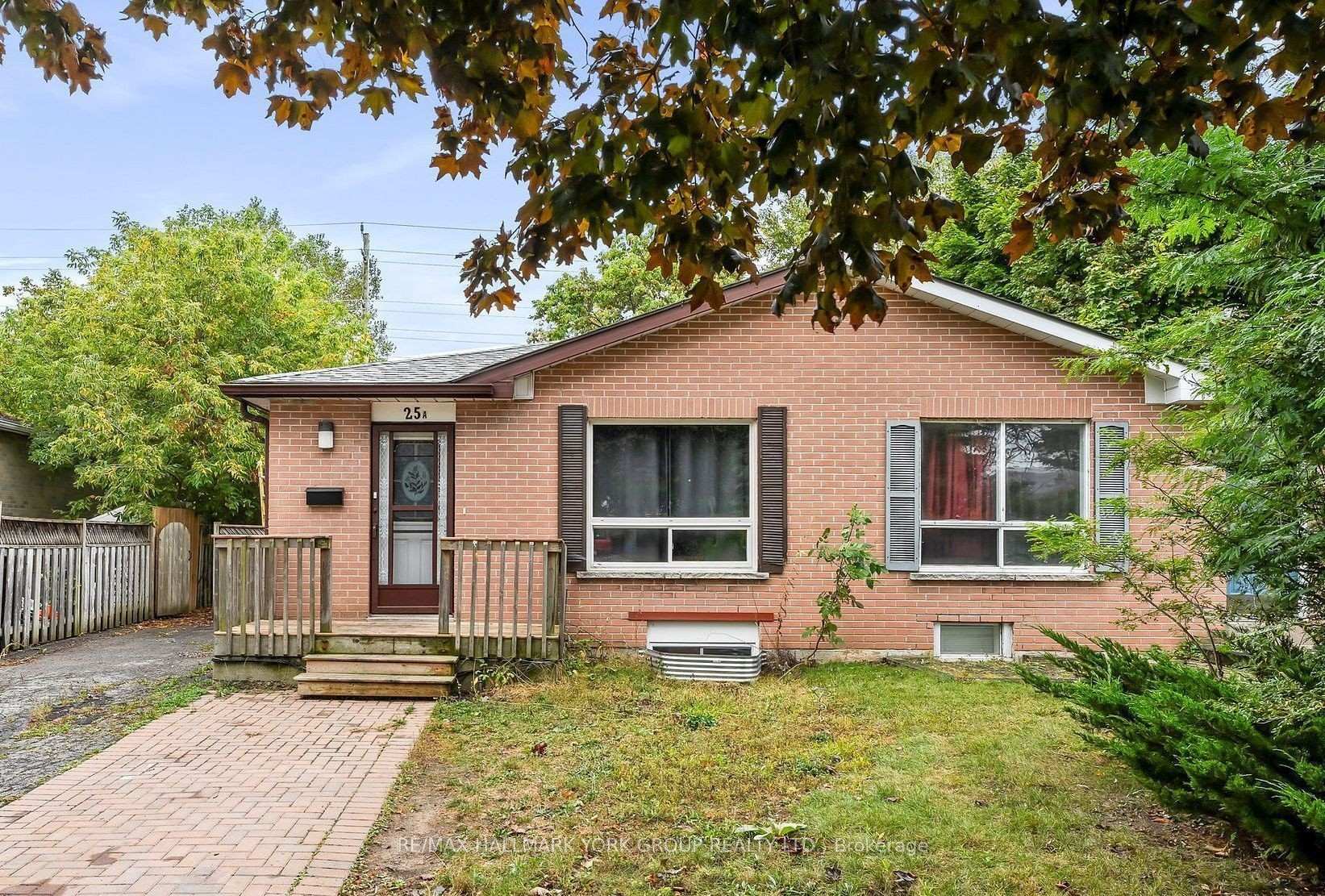 Front of 25A College Crescent
