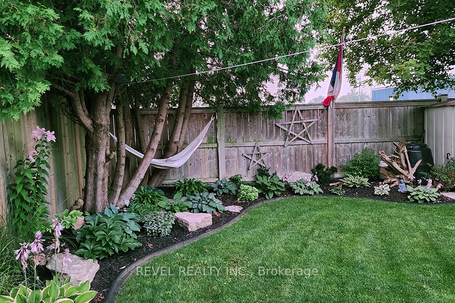 Photo 30 of 161 Aspen Street, Brant, Paris — HOMEH