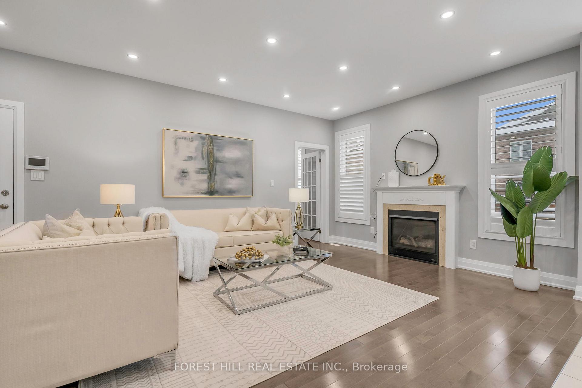 Photo 3 of 19 Waterwide Crescent, Brampton, Credit Valley — HOMEH