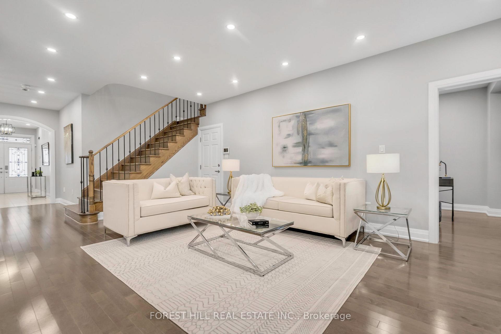 Photo 6 of 19 Waterwide Crescent, Brampton, Credit Valley — HOMEH