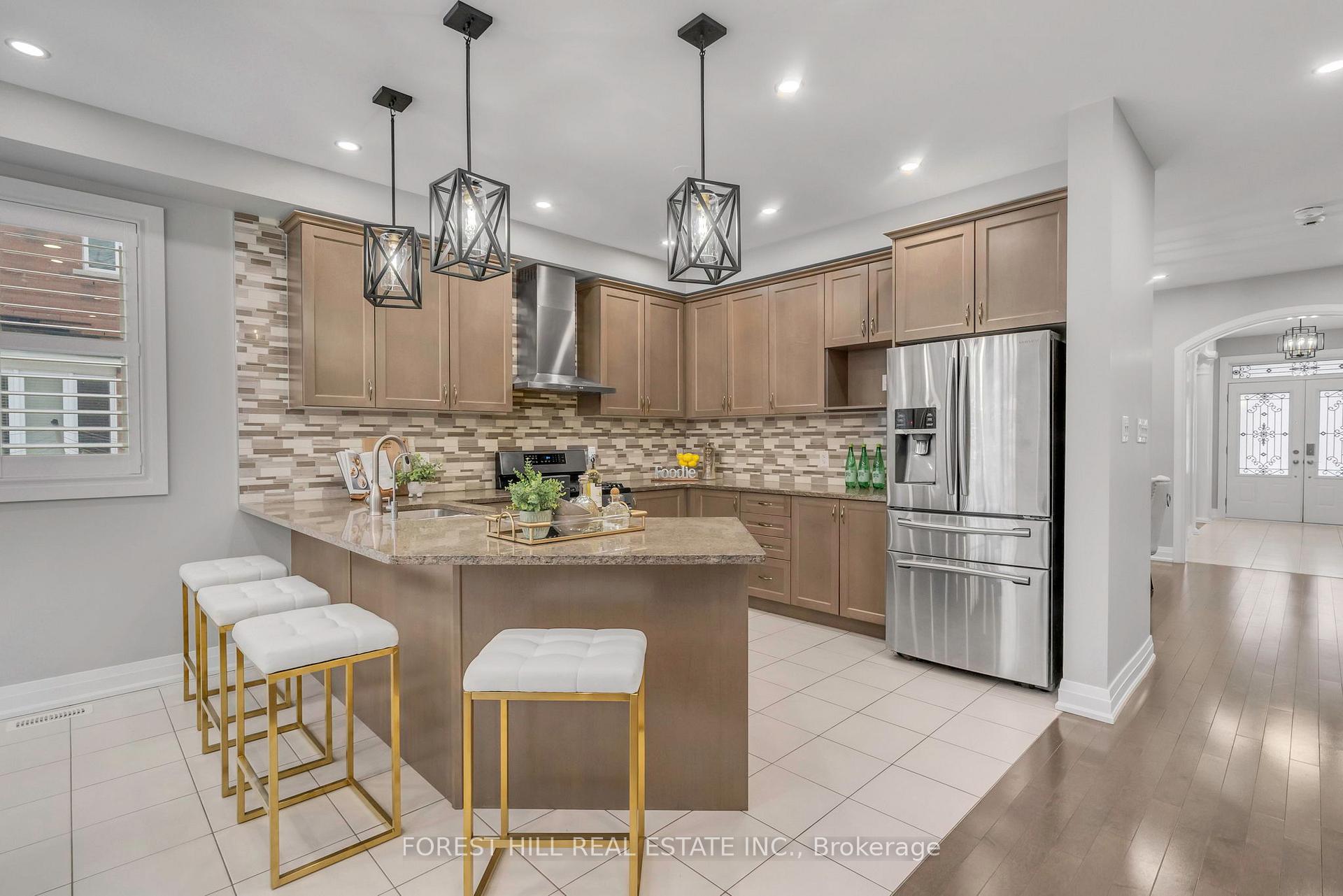Photo 9 of 19 Waterwide Crescent, Brampton, Credit Valley — HOMEH